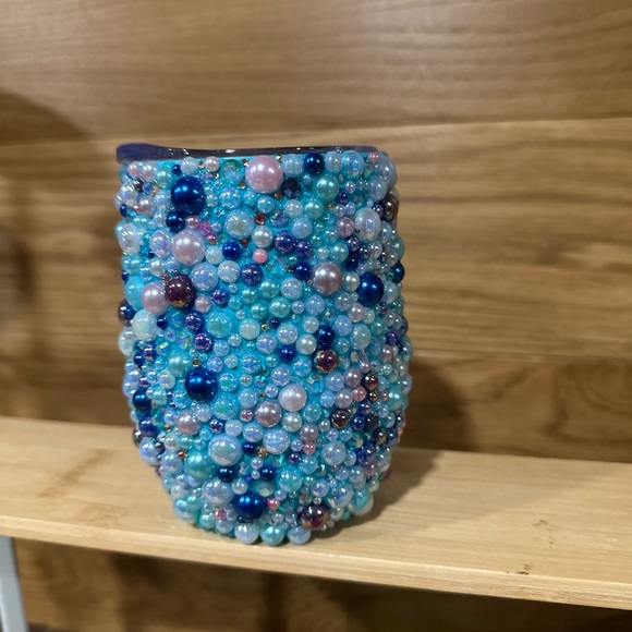 Rhinestone wine tumbler - Picture 3 of 5